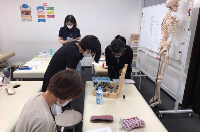 自律神経(ココロとカラダ)を整えるアロマと呼吸法 セミナー風景
